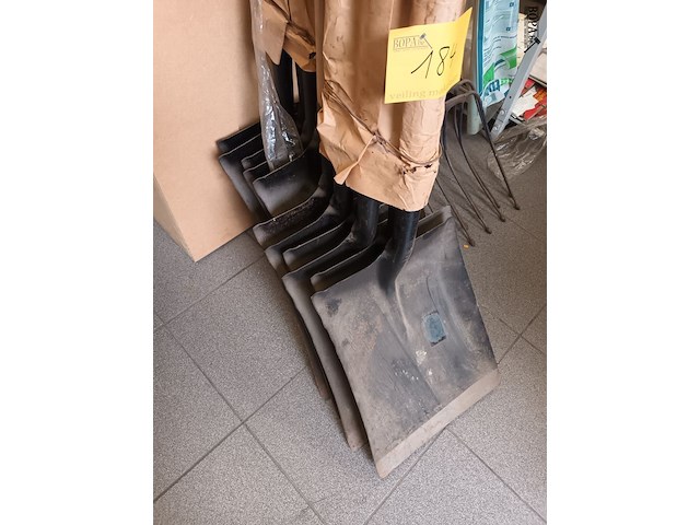 Lot 184 - zwarte schoppen. 11 stuks - afbeelding 2 van  3