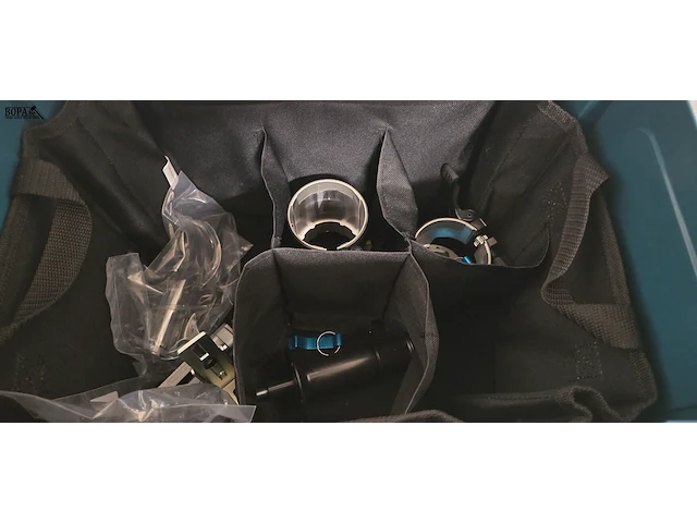 Lot 185 - bandfrees makita rt0702c in koffer als nieuw - afbeelding 5 van  5