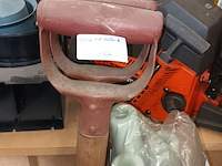 Lot 185 - greep met 6 tanden. 2 stuks - afbeelding 3 van  3