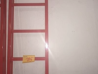 Lot 185 - rode aluminium ladder - afbeelding 1 van  2