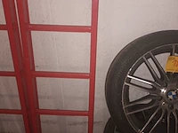 Lot 185 - rode aluminium ladder - afbeelding 2 van  2
