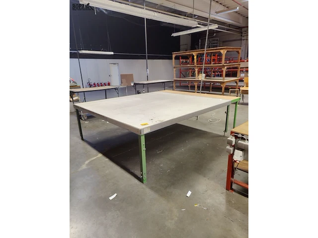 Lot 185 - werktafel - afbeelding 1 van  3