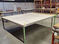 Lot 185 - werktafel - afbeelding 1 van  3