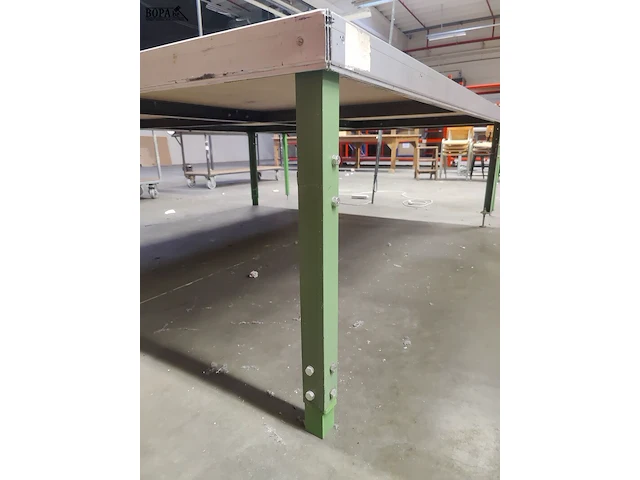 Lot 185 - werktafel - afbeelding 2 van  3