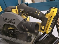 Lot 186 - accu bandcirkelzaag stanley fatmax 18v met lader sfmcs500 - afbeelding 2 van  3