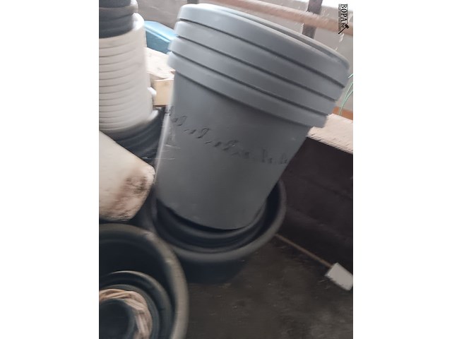 Lot 186 - bloempotten - afbeelding 2 van  7