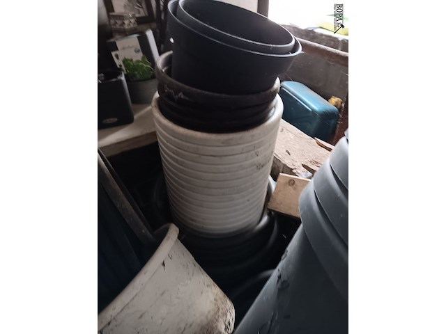 Lot 186 - bloempotten - afbeelding 4 van  7