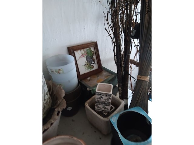 Lot 186 - bloempotten - afbeelding 6 van  7