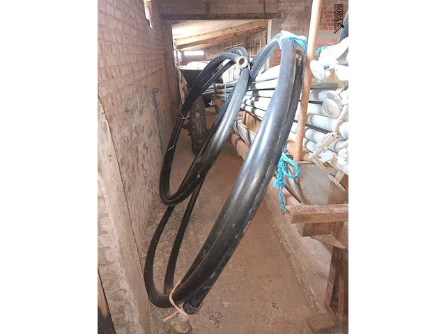 Lot 186 - metalen en kunststof irrigatiebuizen - afbeelding 4 van  5