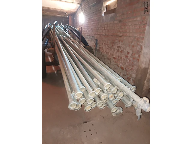 Lot 186 - metalen en kunststof irrigatiebuizen - afbeelding 5 van  5