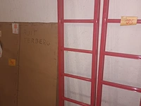 Lot 186 - rode aluminium ladder - afbeelding 2 van  2