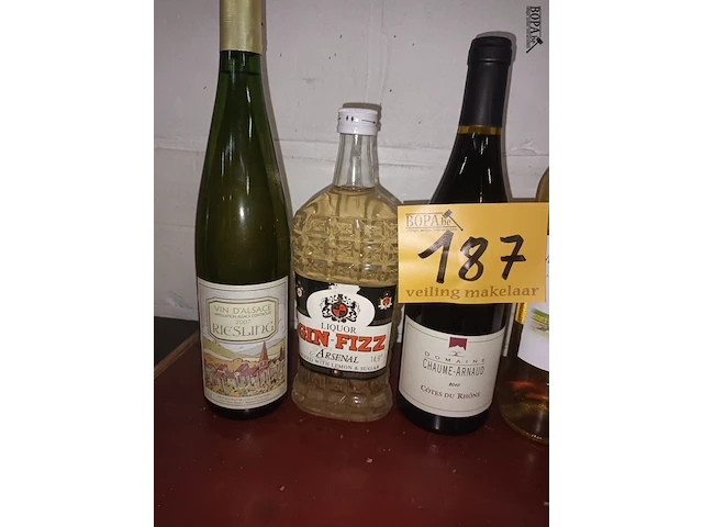 Lot 187 - flessen wijn en alcoholische drank. 8 stuks - afbeelding 2 van  4