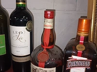 Lot 187 - flessen wijn en alcoholische drank. 8 stuks - afbeelding 4 van  4