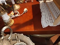 Lot 187 - houten eetkamertafel - afbeelding 2 van  4