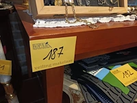Lot 187 - houten eetkamertafel - afbeelding 4 van  4