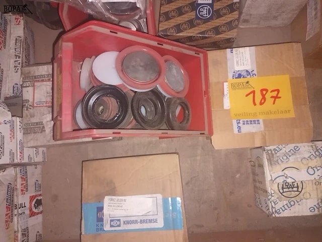 Lot 187 - onderdelen. 35 dozen - afbeelding 3 van  6
