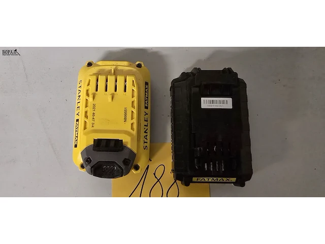 Lot 188 - accu stanley fatmax 18v 2 stuks - afbeelding 4 van  4