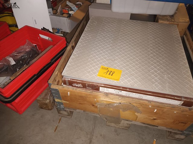 Lot 188 - lot tegels en plinten - afbeelding 1 van  3