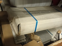 Lot 188 - lot tegels en plinten - afbeelding 3 van  3