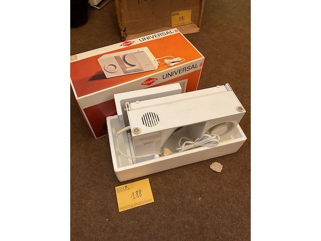 Lot 188 - set keuken frietsnijder, fondue vorken, koffiekan, scheppers - afbeelding 1 van  3