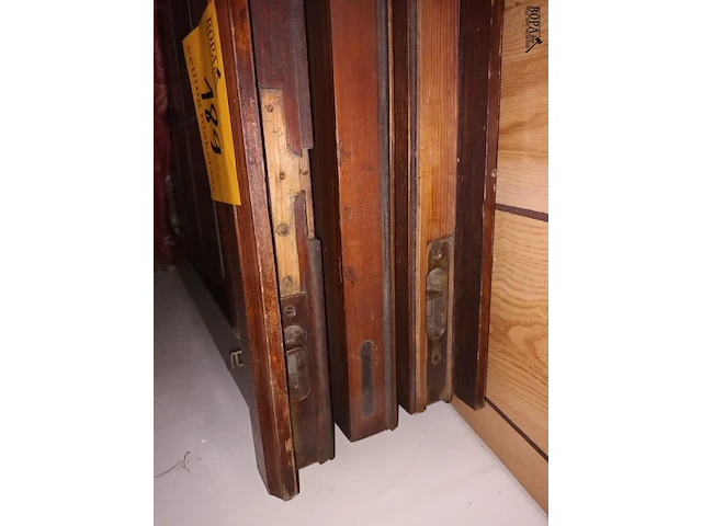 Lot 189 - houten deuren met vitroglas. 3 stuks - afbeelding 3 van  3