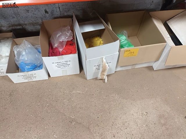 Lot 189 - tunnelblokjes. 6 dozen - afbeelding 1 van  4