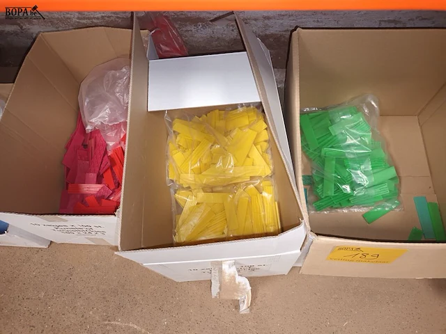 Lot 189 - tunnelblokjes. 6 dozen - afbeelding 3 van  4