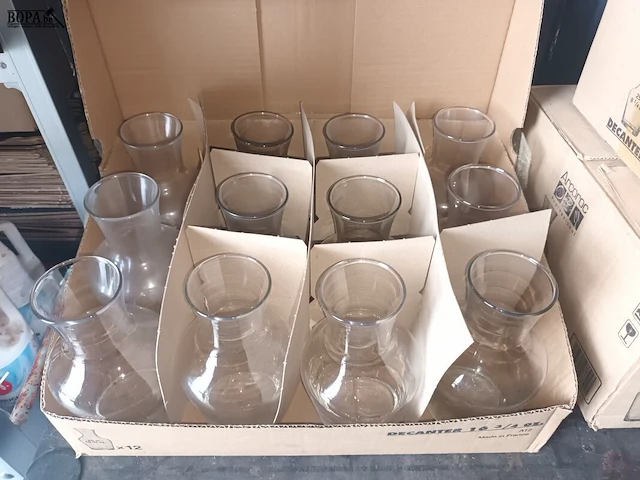 Lot 189 - wijndecanteerflessen - afbeelding 2 van  3