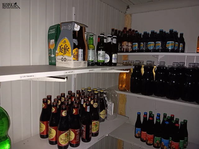 Lot 19 - bakken bieren, losse flesjes en sangria - afbeelding 4 van  6