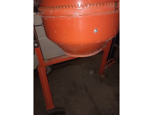 Lot 19 - betonmolen - afbeelding 4 van  5