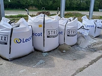 Lot 19 - bigbag witzand. 5 stuks - afbeelding 1 van  5