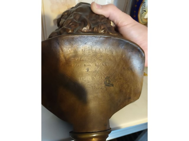 Lot 19 - bronzen buste - afbeelding 3 van  4