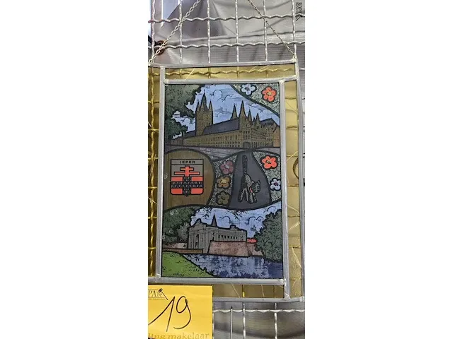 Lot 19 - doek st jan de doper, loodglas ieper en houten schild - afbeelding 3 van  4