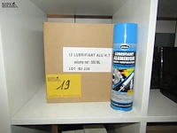 Lot 19 - doos didole smeerolie - afbeelding 1 van  1