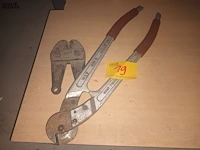 Lot 19 - draadkniptang en draadschaar - afbeelding 1 van  3
