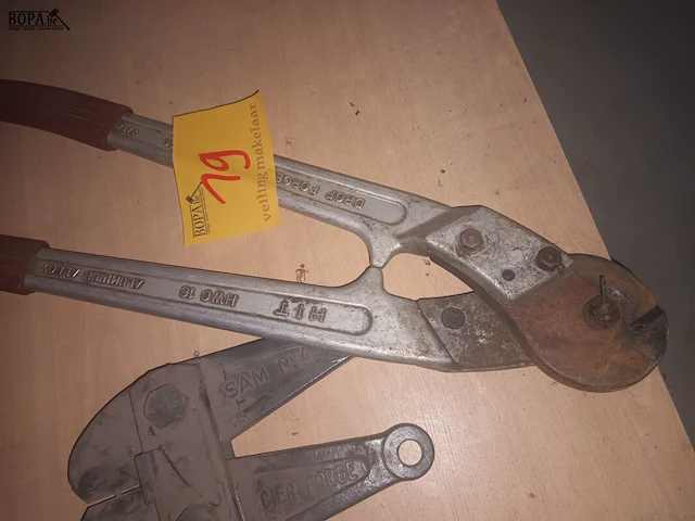 Lot 19 - draadkniptang en draadschaar - afbeelding 2 van  3