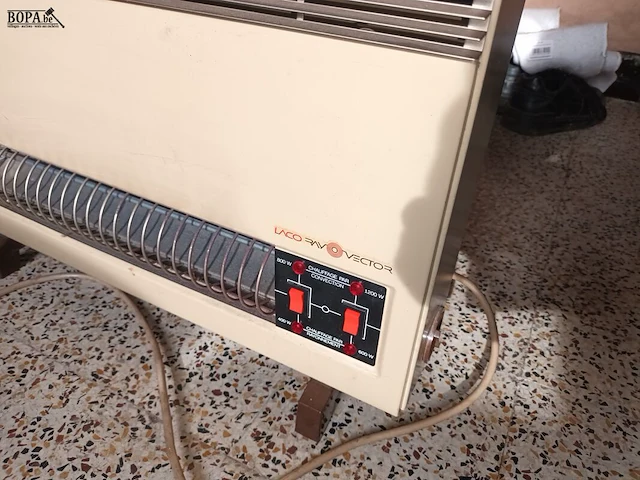 Lot 19 - elektrisch verwarmingstoestel. 2 stuks - afbeelding 3 van  3