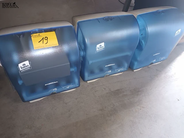 Lot 19 - handdoekpapier dispenser. 3 stuks - afbeelding 1 van  3