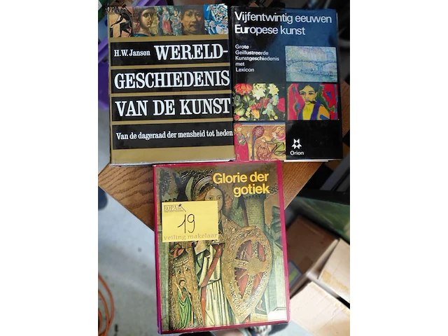 Lot 19 - koffietafelboeken kunstgeschiedenis, 3 stuks - afbeelding 1 van  2