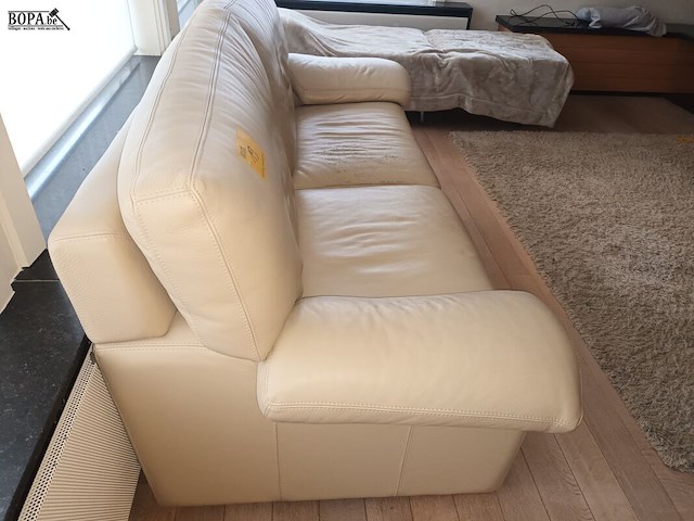 Lot 19 - lederen sofa - afbeelding 2 van  4