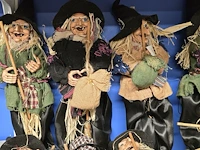 Lot 19 - lot heksen met bezems 2 soorten - afbeelding 3 van  5