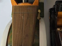 Lot 19 - lotje diverse houten autootjes , auto lampion en bestekset - afbeelding 2 van  5