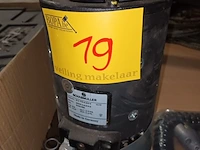 Lot 19 - motor schabmüller - afbeelding 1 van  3