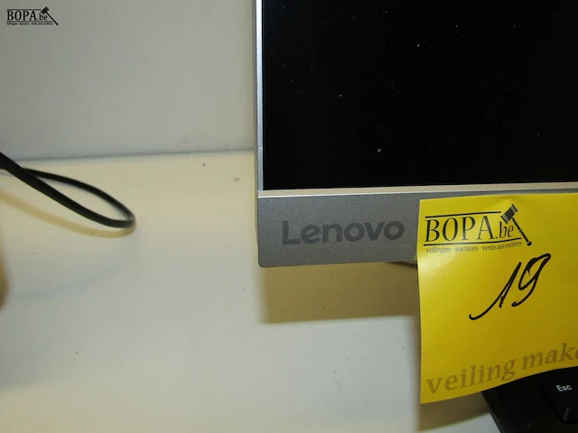 Lot 19 - pc monitor lenovo - afbeelding 2 van  3