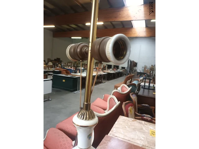 Lot 19 - staande lamp - afbeelding 3 van  5
