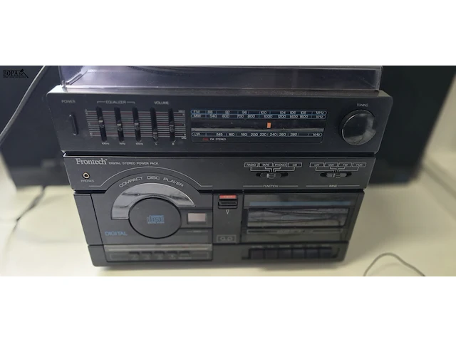 Lot 19 - stereo toren fronteck - afbeelding 2 van  4