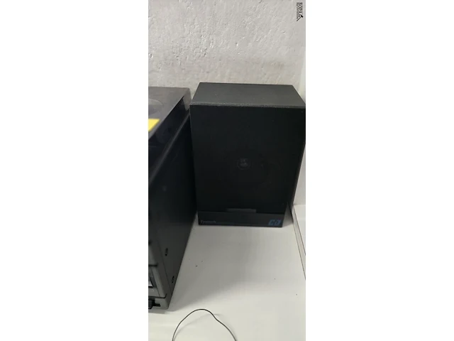 Lot 19 - stereo toren fronteck - afbeelding 3 van  4