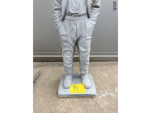 Lot 19 - vintage beton beeld - afbeelding 4 van  5