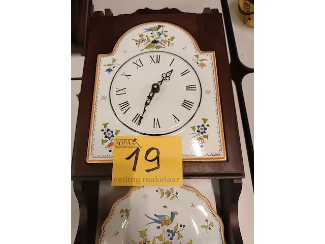 Lot 19 - wandklok - afbeelding 2 van  5
