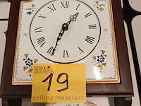 Lot 19 - wandklok - afbeelding 2 van  5